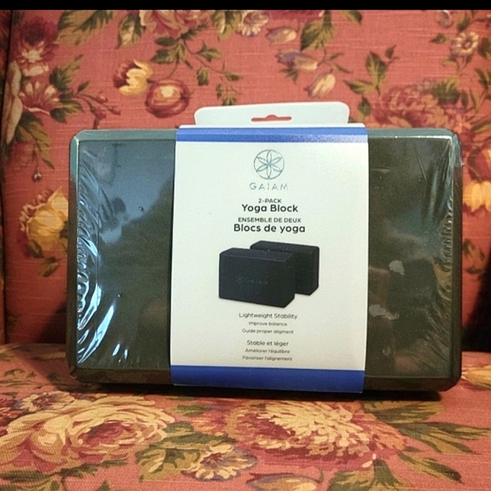 Gaiam Yoga Blocks Lightweight 2 pack NWT
